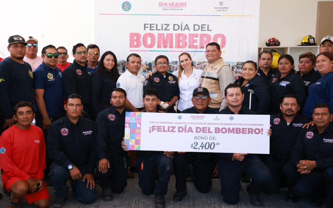 Atenea Gómez Ricalde reconoce invaluable labor del personal del H. Cuerpo de Bomberos
