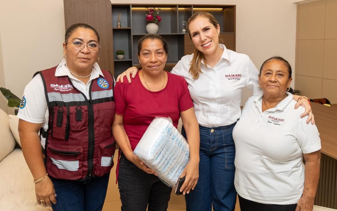 Atenea Gómez Ricalde atiende Miércoles con la Gente desde las nuevas oficinas de Gobierno de Zona Continental
