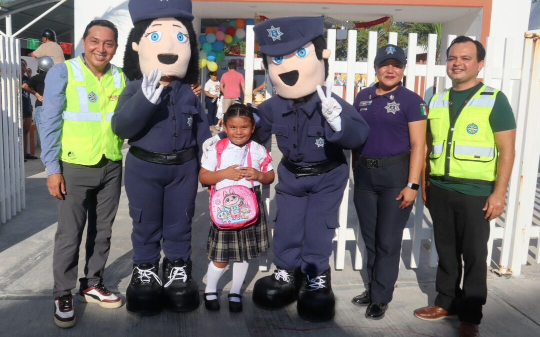 Atenea Gómez Ricalde da inicio al ciclo escolar 2025-2026 en Isla Mujeres con seguridad y atención integral para las y los estudiantes