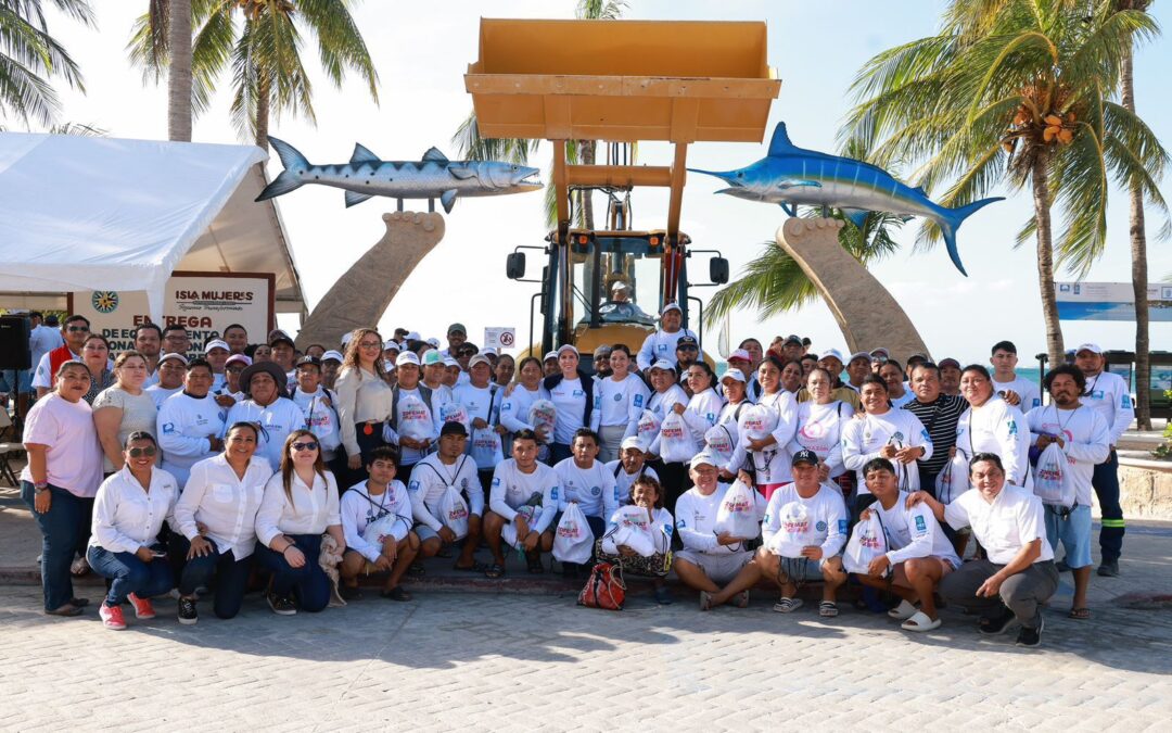 Gobierno de Isla Mujeres destaca por su eficiente estrategia contra el sargazo