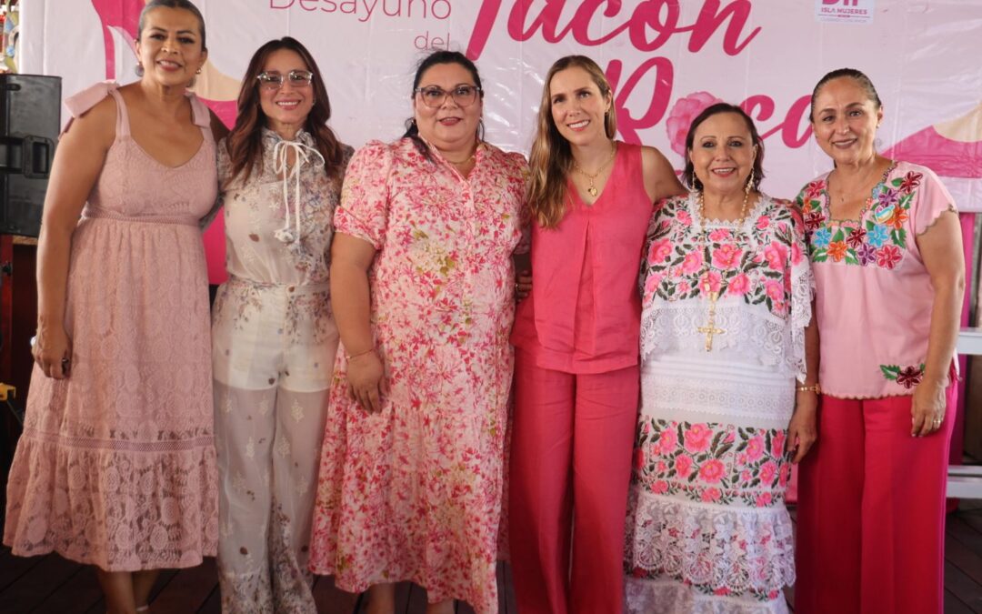 Isla Mujeres se une con fuerza y corazón en el Desayuno del Tacón Rosa 2025