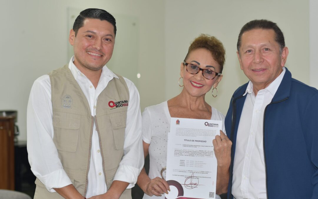 Continúa AGEPRO entregando títulos de propiedad a personas que cumplen con los requisitos establecidos