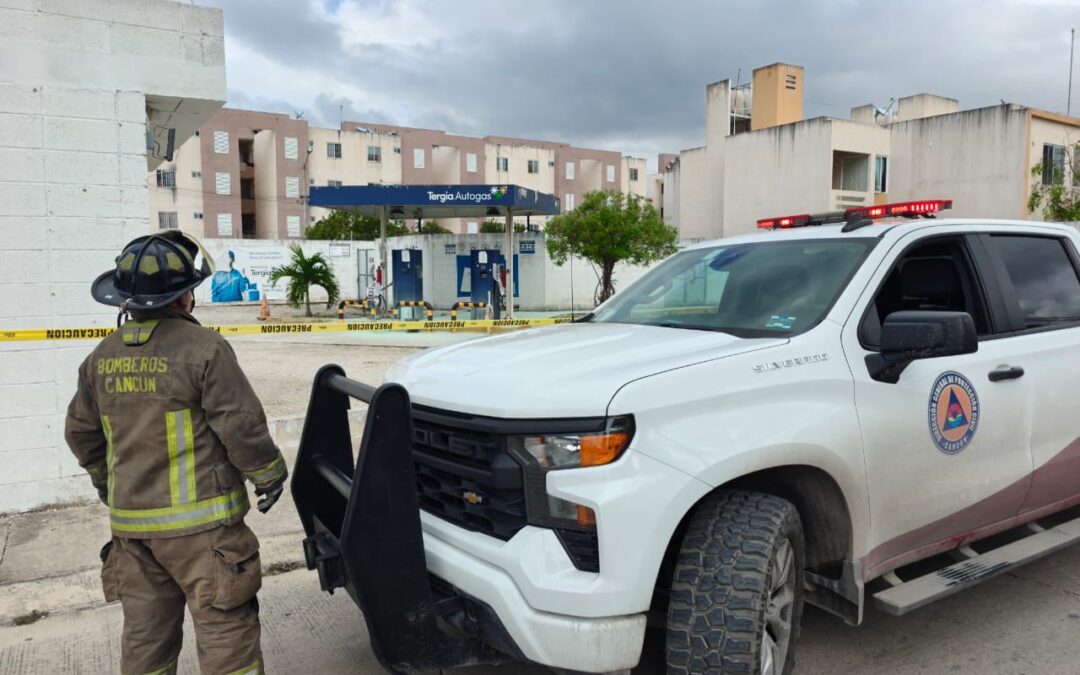 ATIENDEN FUGA DE GAS EN GASERA PRADO NORTE EN LA SM 260