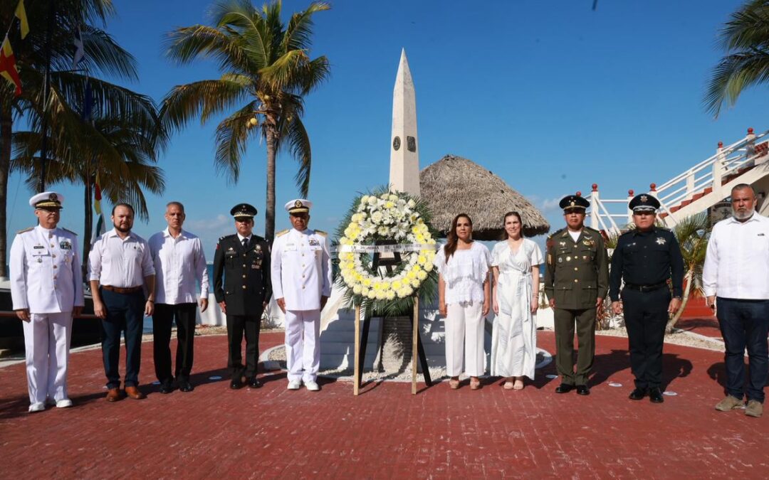Atenea Gómez Ricalde asiste a la ceremonia conmemorativa por el CXII Aniversario de la Heroica Defensa del Puerto de Veracruz de 1914
