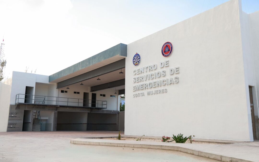 Atenea recorre la nueva Estación de Protección Civil y Bomberos en Costa Mujeres