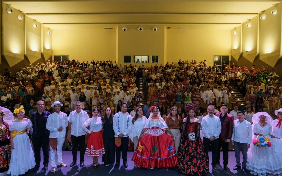 Mara Lezama inaugura, junto con Ana Paty Peralta, encuentro Cultural 2026 con más de 600 estudiantes en Cancún