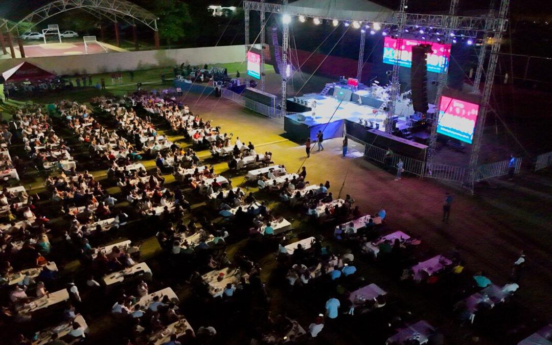 MARY HERNÁNDEZ RECONOCE LABOR DEL MAGISTERIO DE FCP CON CENA-BAILE, SHOW Y RIFAS