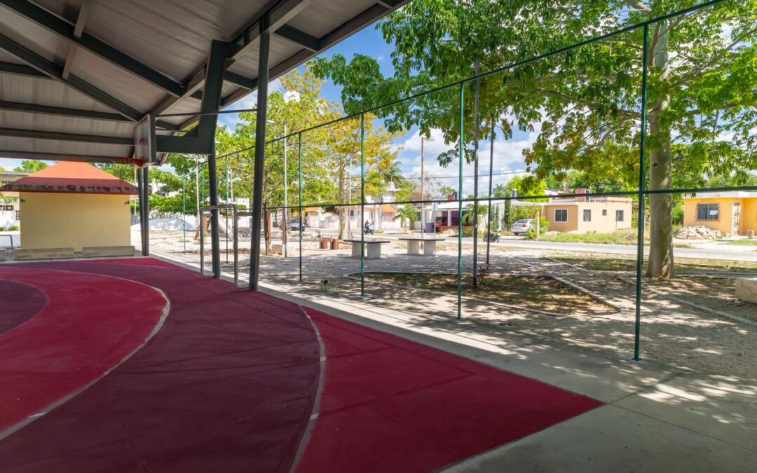 AVANZAN OBRAS DEPORTIVAS EN COLONIAS DE FELIPE CARRILLO PUERTO
