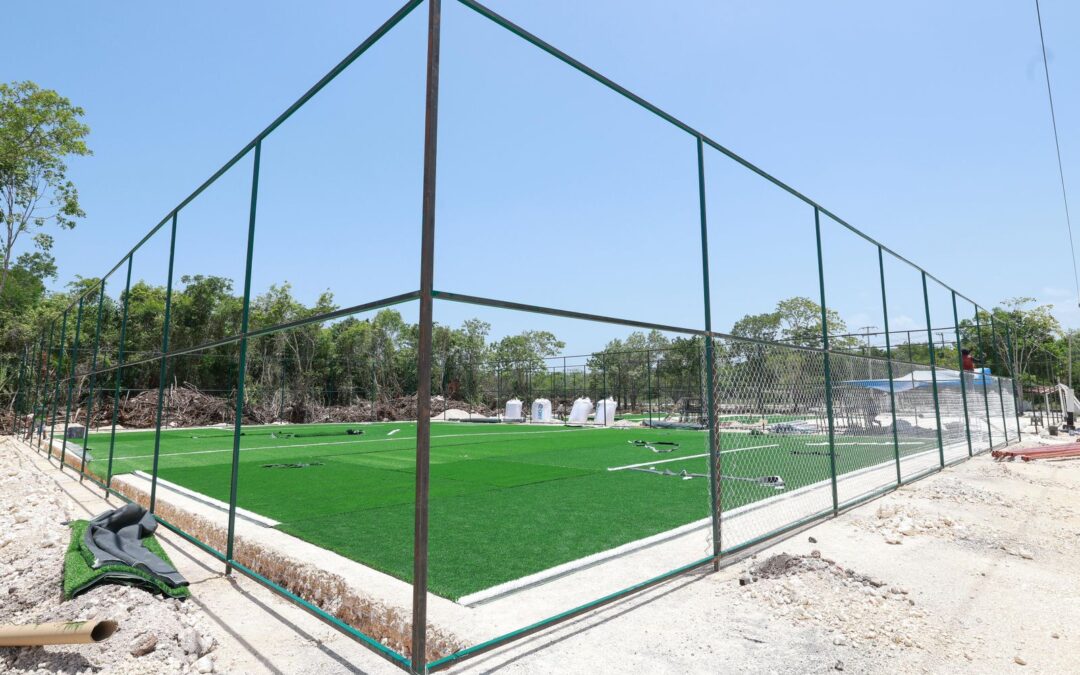 Avanza construcción de las nuevas canchas de fútbol 5 en la colonia El Ramal