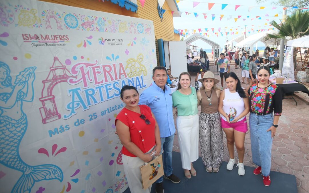 Atenea impulsa el talento y el emprendimiento local con la Feria Artesanal en Isla Mujeres