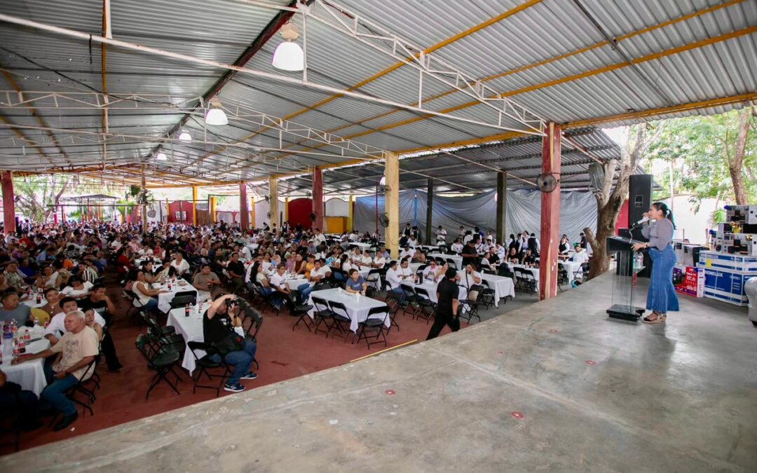 Reconoce Mary Hernández labor de trabajadores municipales en el Día del Burócrata