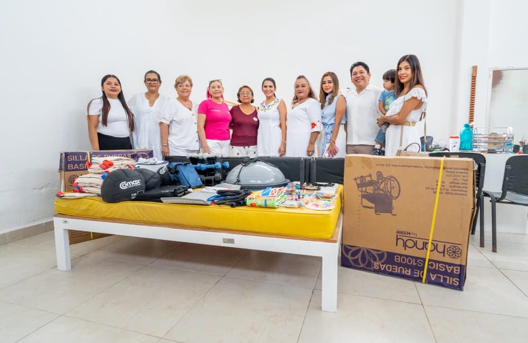 DAMAS VOLUNTARIAS DE DIF TULUM ENTREGAN EQUIPAMIENTO AL CRIM PARA FORTALECER ATENCIÓN EN REHABILITACIÓN