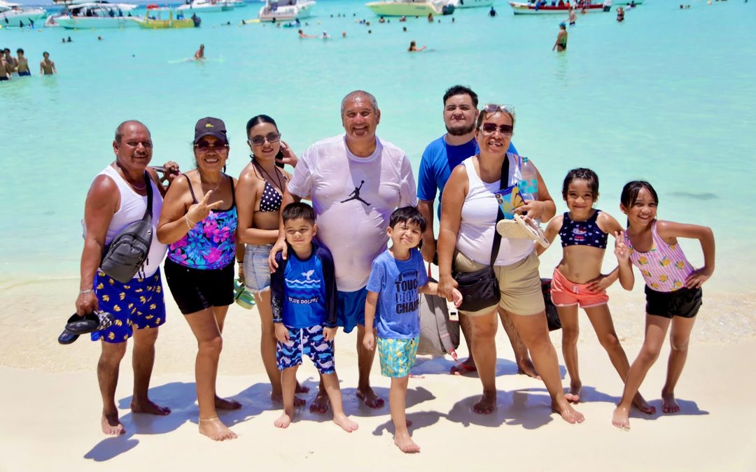 Gobierno Municipal mantiene vigilancia permanente con guardavidas en las playas de Isla Mujeres
