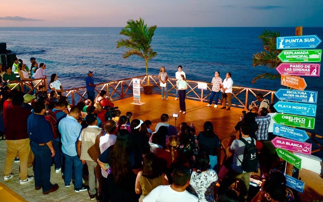 Atenea Gómez Ricalde inaugura el Mirador del Malecón Caribe