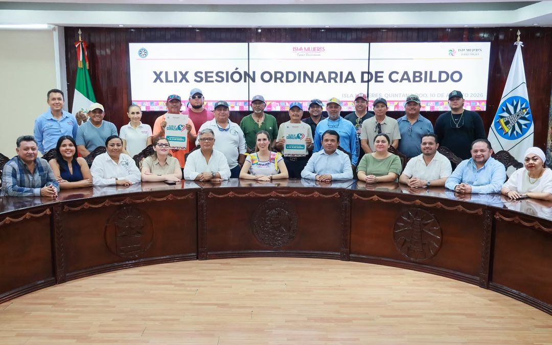 Atenea Gómez Ricalde presenta nuevo programa social Isleño de Corazón