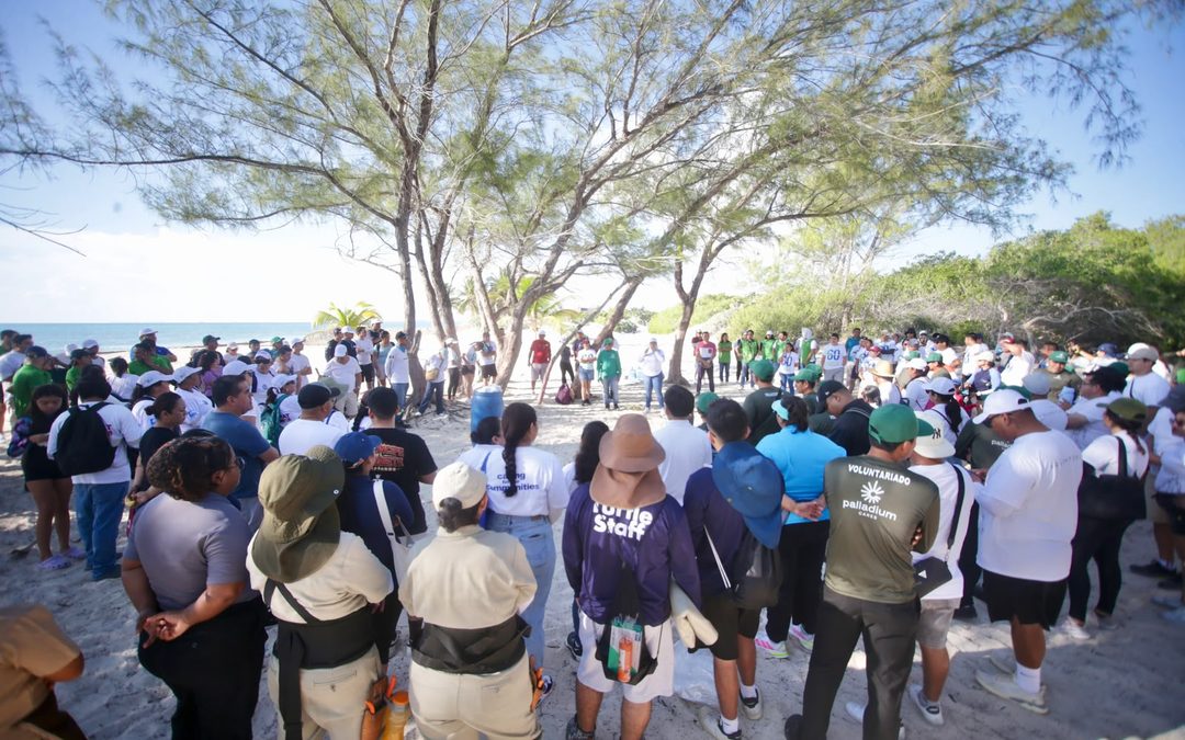 Gobierno de Isla Mujeres suma esfuerzos con sociedad civil e iniciativa privada en Mega Brigada de Limpieza en Isla Blanca