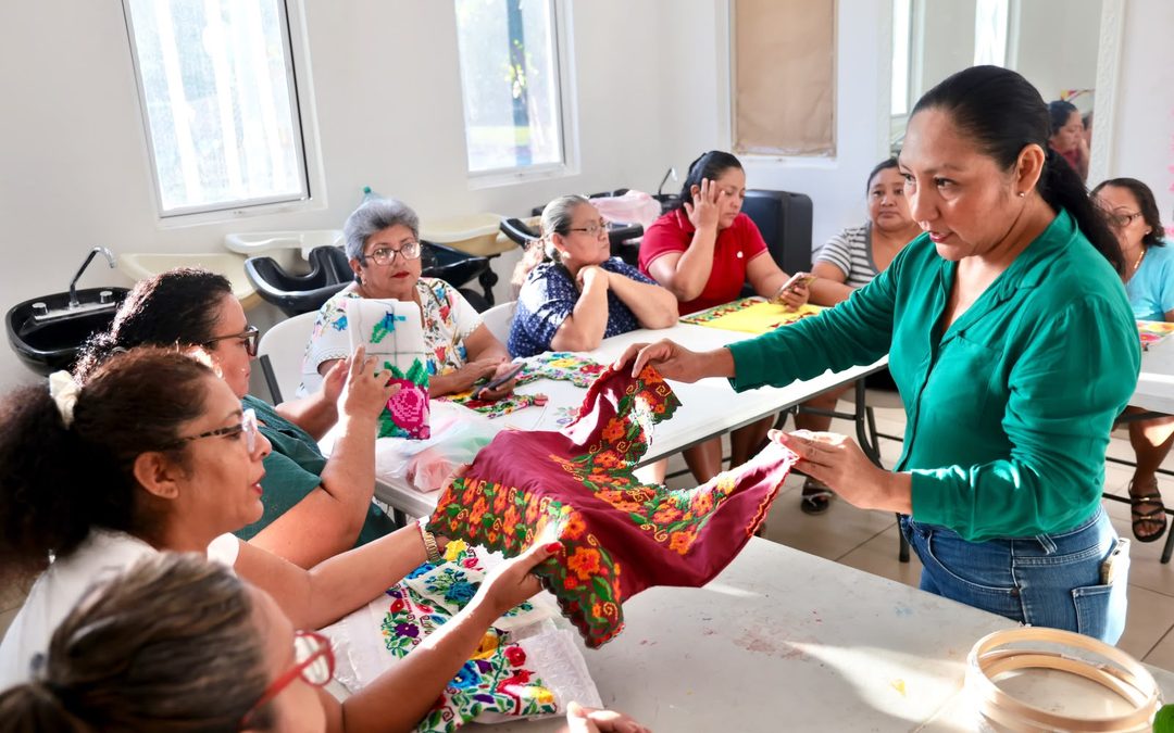 Atenea Gómez acerca 16 nuevos cursos gratuitos de capacitación a las familias de Isla Mujeres