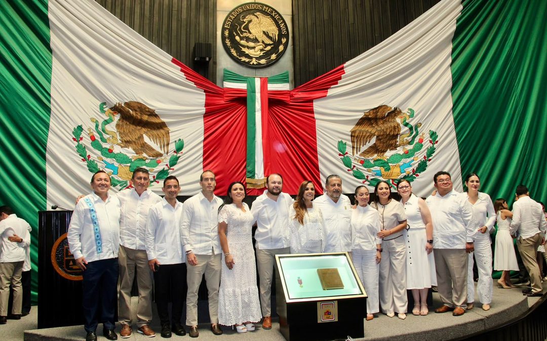 Isla Mujeres se suma a la conmemoración del 52 aniversario de Quintana Roo como Estado Libre y Soberano