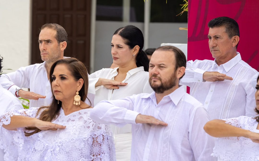 Estefanía Mercado acompaña a Mara Lezama en el 52 aniversario de Quintana Roo