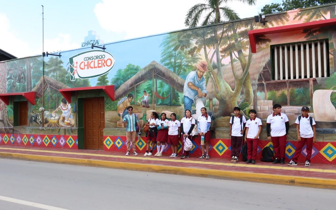 CELEBRAN 176 AÑOS DE HISTORIA CON RECORRIDO GUIADO PARA ESTUDIANTES DE YOACTÚN EN FELIPE CARRILLO PUERTO