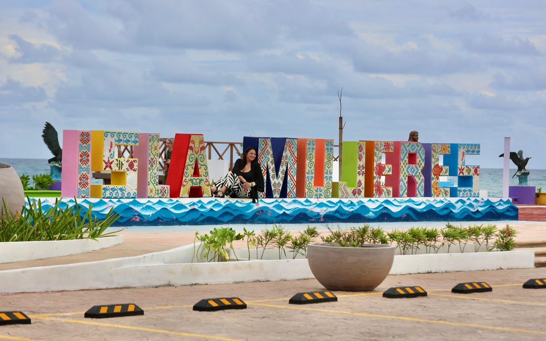 Isla Mujeres cautiva a turistas con sus playas y bellezas naturales