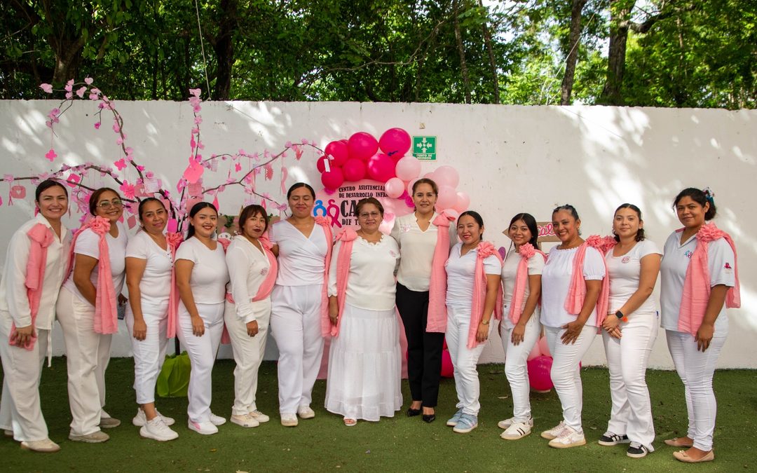DIF TULUM PROMUEVE LA PREVENCIÓN DEL CÁNCER CON DESAYUNO ROSA